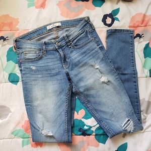 ❗️MOVING SALE 🚚 Low Rise Skinny Jeans